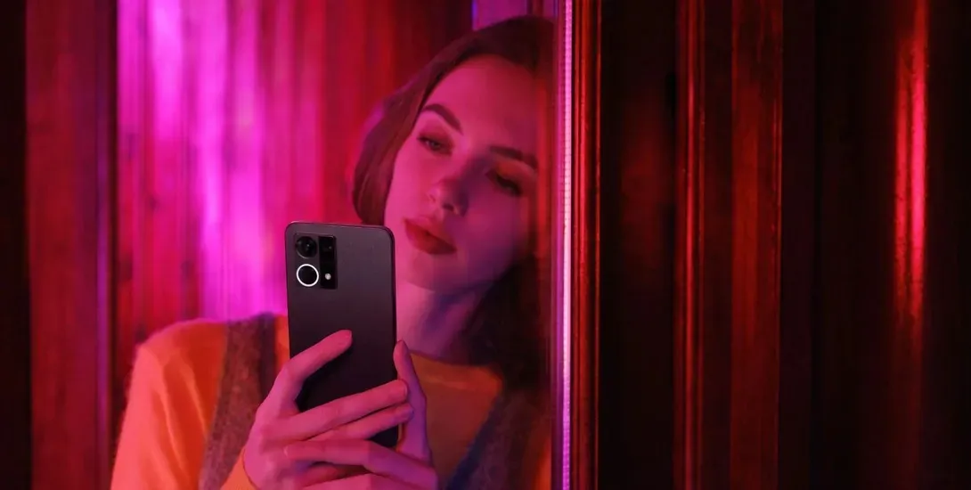 Смартфон OPPO Reno 7 8/128GB Cosmic Black - 17